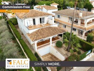 Exklusives Wohnhaus mit separater Einheit – nur wenige Schritte vom Meer entfernt!